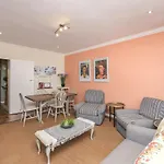 Vibrant And Safe 2 Bedroom Apartment