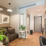 Vibrant Studio Apartment