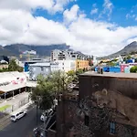 The Rose 409: Modern City Studio With Rooftop Pool