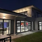 Sunset Kite & Golf Villa