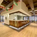 Foreshore Luxury Apartment