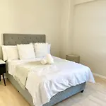 One Bed At The Piazza On Church