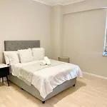One Bed At The Piazza On Church