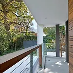 Luxury Apartment Newlands - Streamside Tranquility