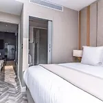 Luxury City Oasis With King Bed, Ac, Walk-In Shower