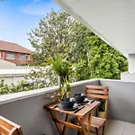 Fairmile Urban Oasis By Host Agents