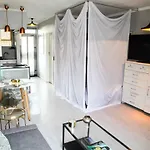 Son Vida & Belton Studio Apartment