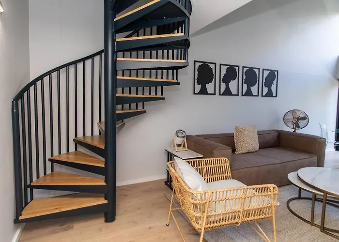 Newly Built 2-Bedroom In Ten-On-Q