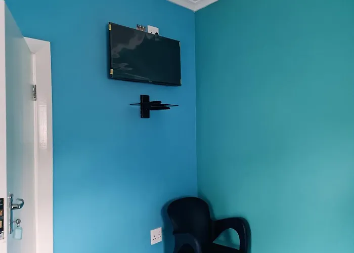 Hasate Guest House 13 Louwville Street Belliville Cape Town South Africa