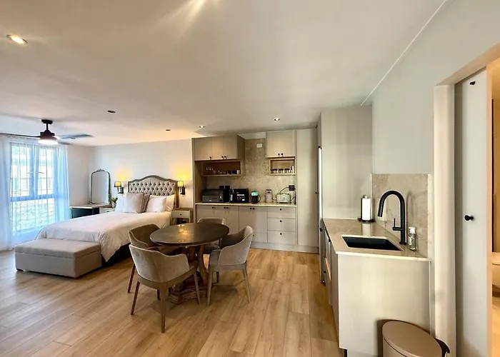 Trendy Sea Point Studio