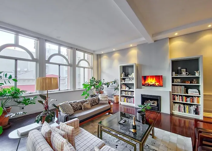 New York Style Apartment With The City Life!