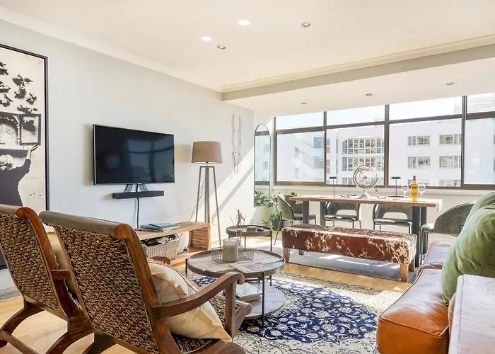 Backup-Powered Bantry Bay View 2 Bed Apartment