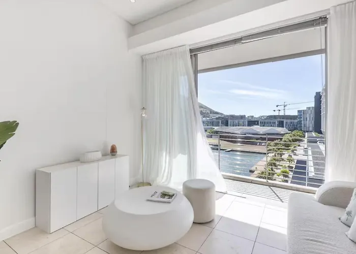 Signature Home At Waterfront Canals