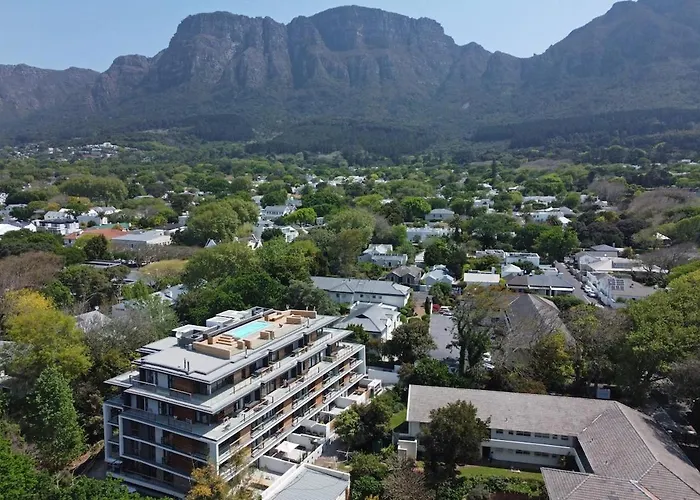 Luxury Apartment Newlands - Streamside Tranquility