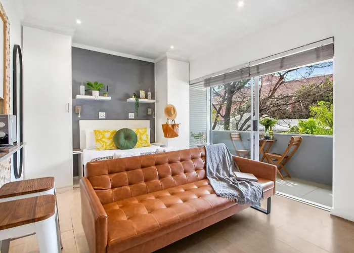Fairmile Urban Oasis By Host Agents