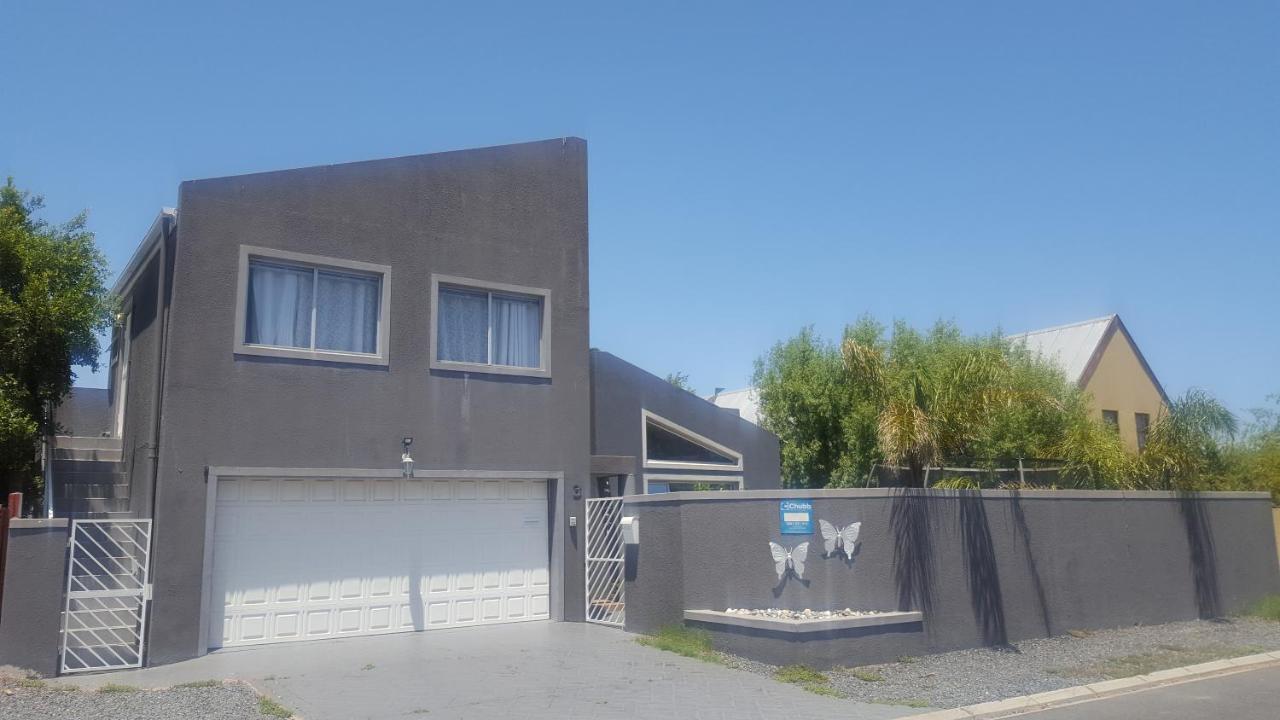 Hayley's Place Guest house 2*