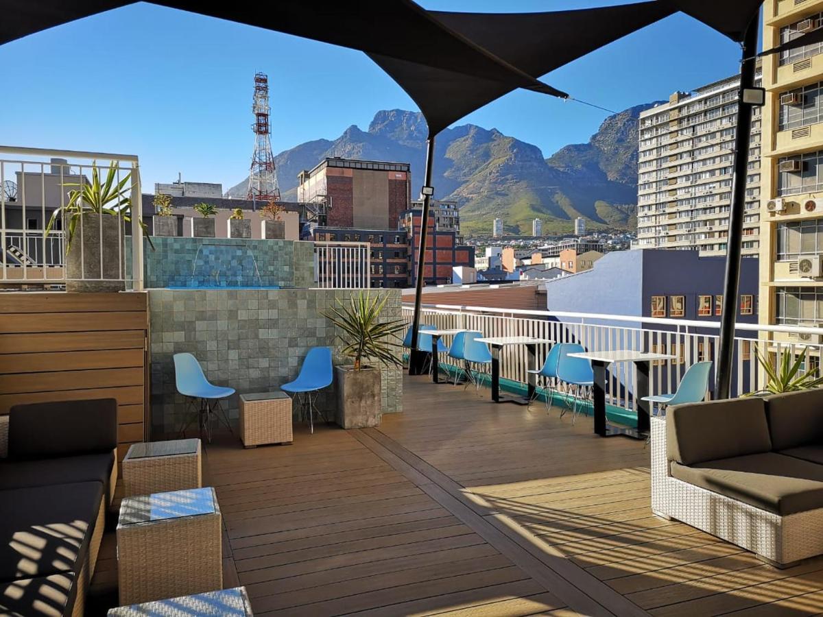 Urban Oasis Aparthotel 3*