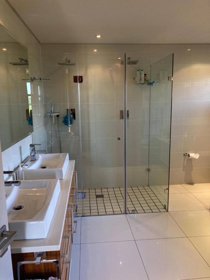 House In Secure Stonehurst Estate *