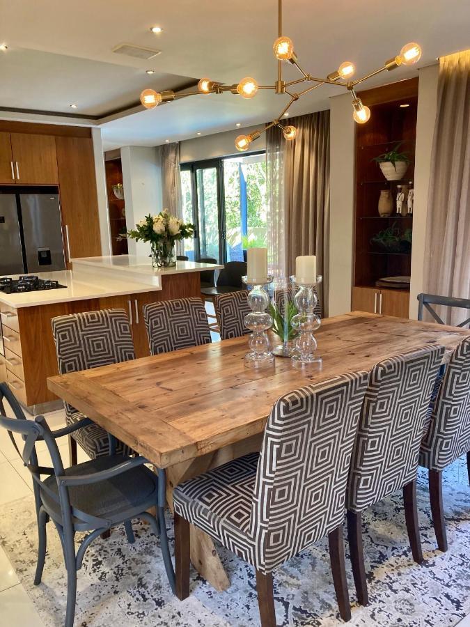 House In Secure Stonehurst Estate *