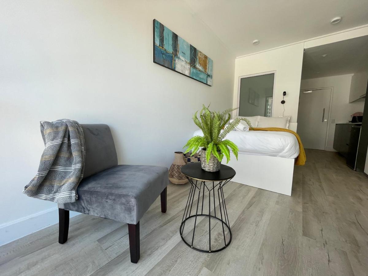 1 On Building Apartment