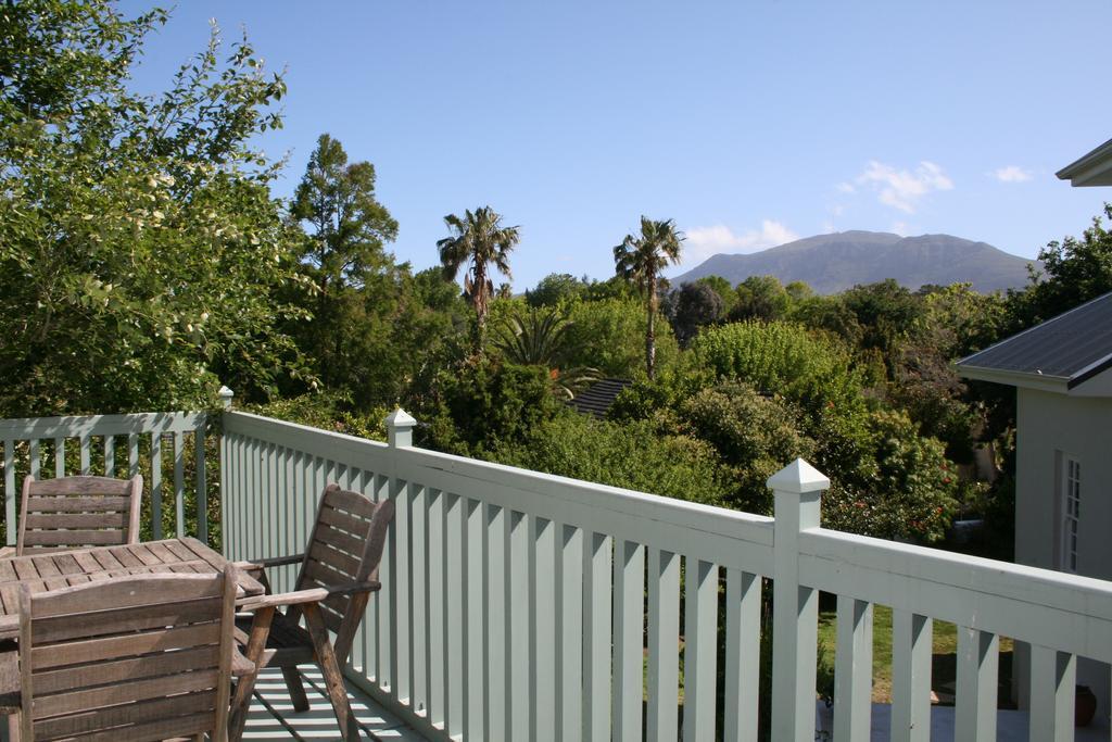 Constantia Cottage- Warblers Nest *