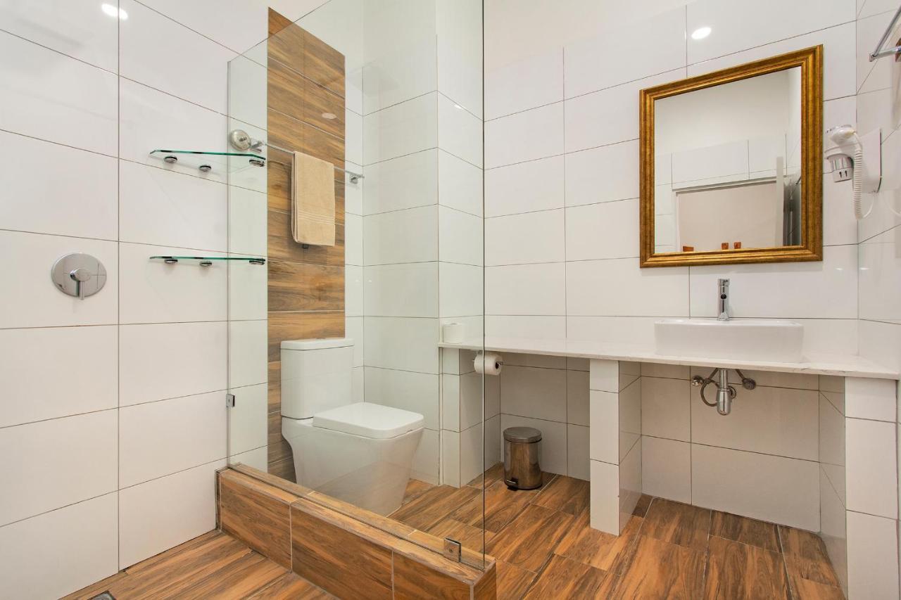 Urban Oasis Aparthotel 3*