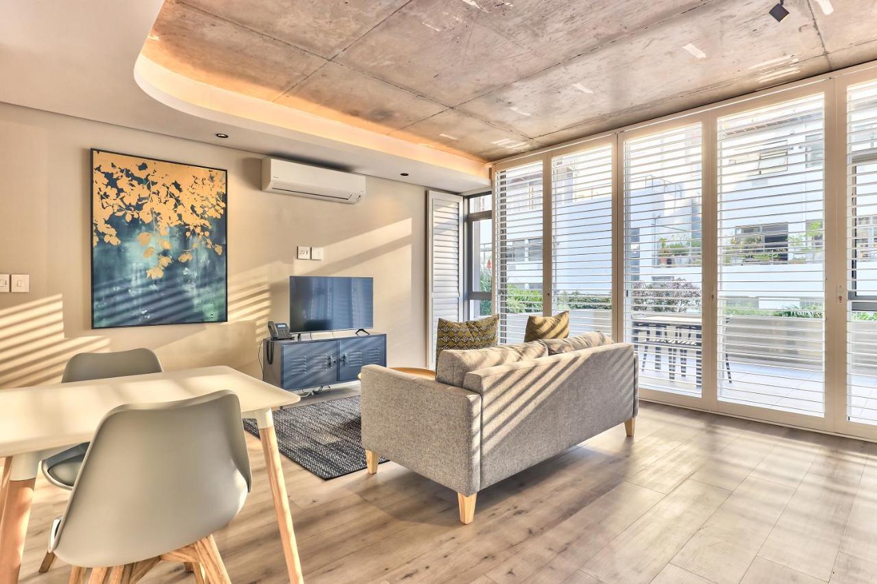 One Bedroom With Balcony And Views