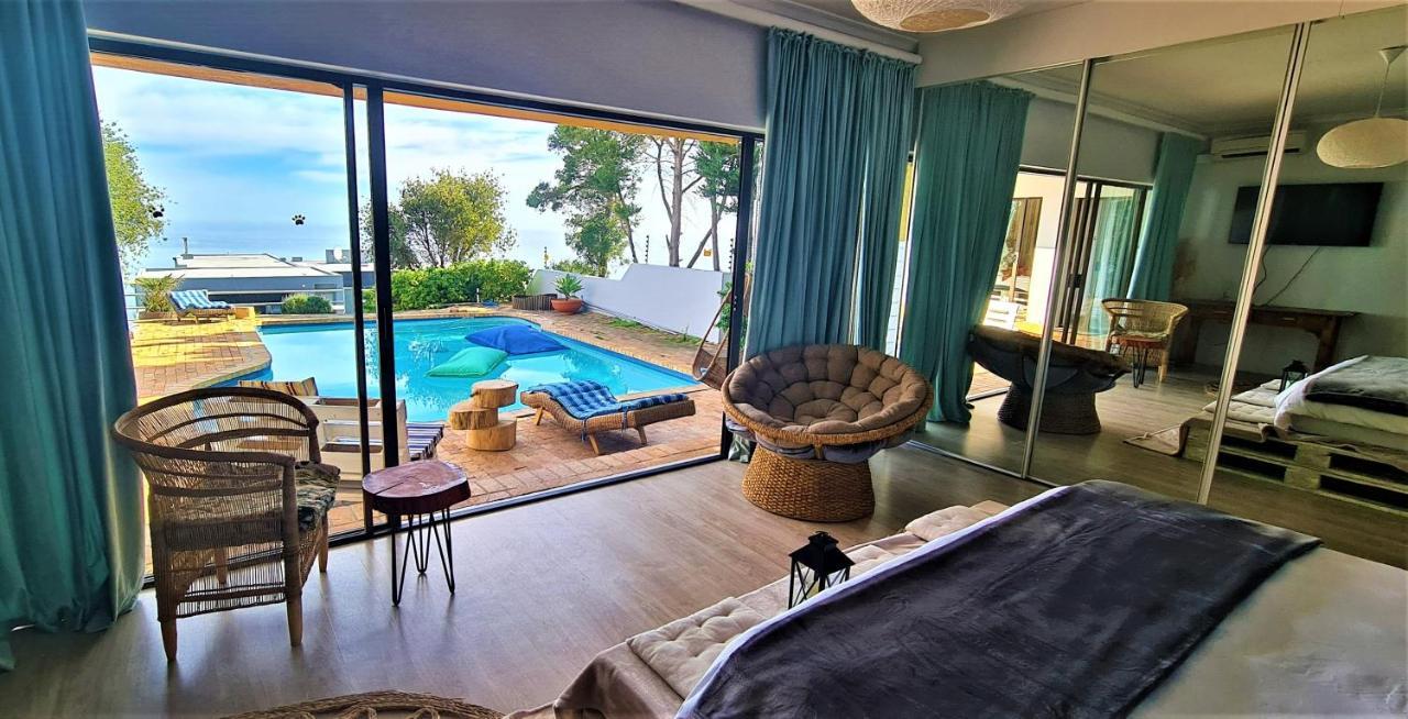 African Vibes Camps Bay Bed & Breakfast Cape Town