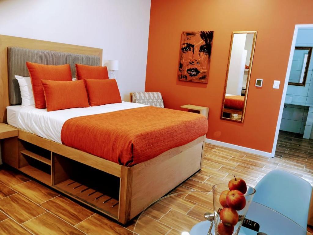 Urban Oasis At Windburg Suites Apartment *