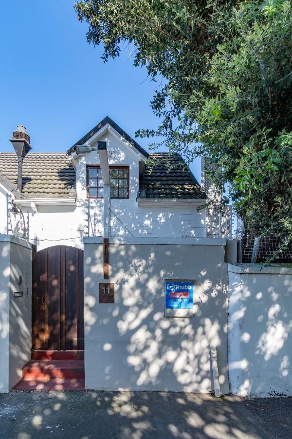 Surburban Bliss - Claremont * Cape Town