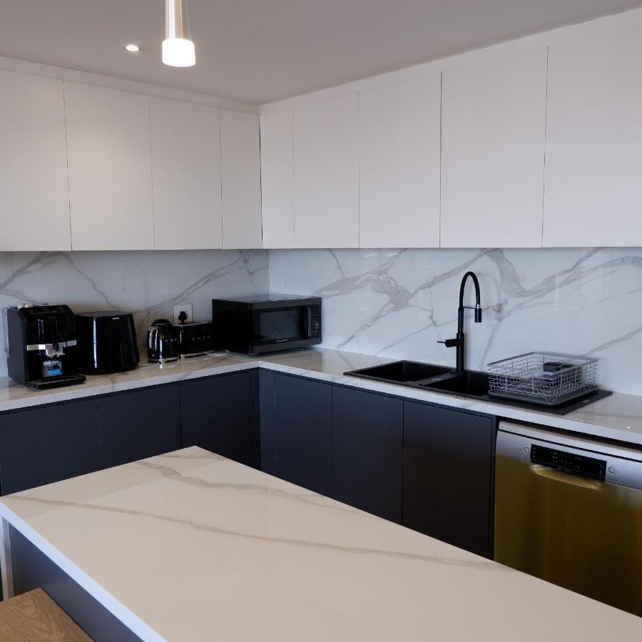 Apartment 1 On Building *