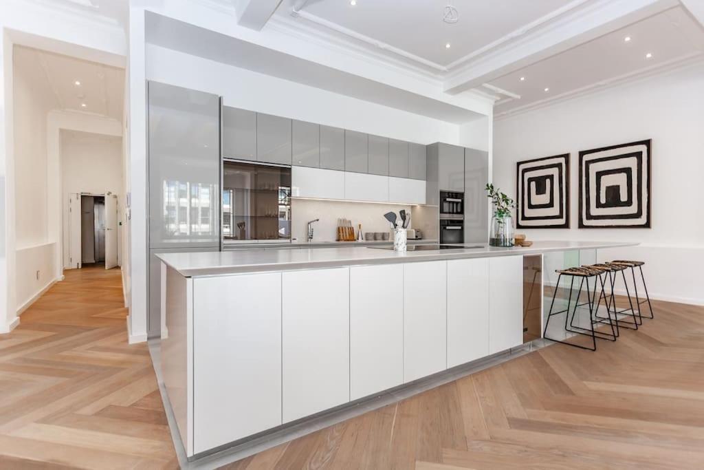 Luxury Penthouse With Views Address On Adderley Cape Town