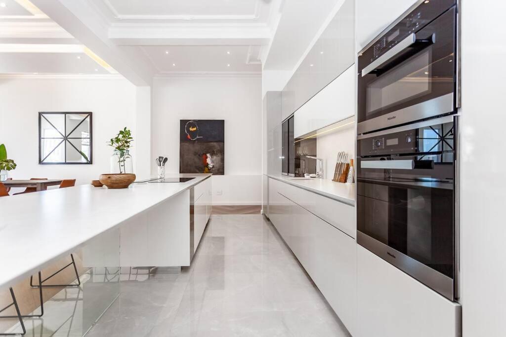 Luxury Penthouse With Views Address On Adderley Cape Town