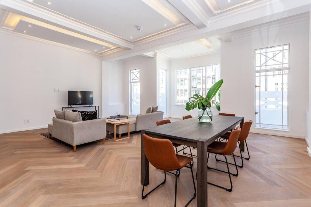 Apartment Luxury Penthouse With Views Address On Adderley Cape Town