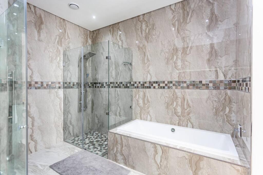 Apartment Luxury Penthouse With Views Address On Adderley Cape Town