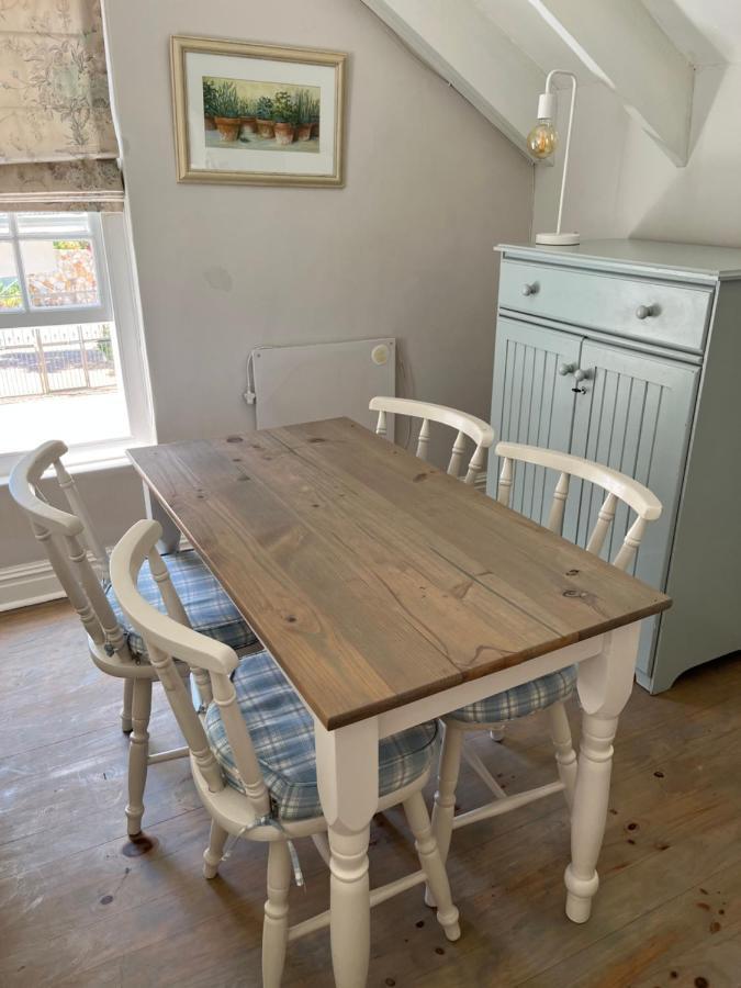 Constantia Cottage- Warblers Nest *