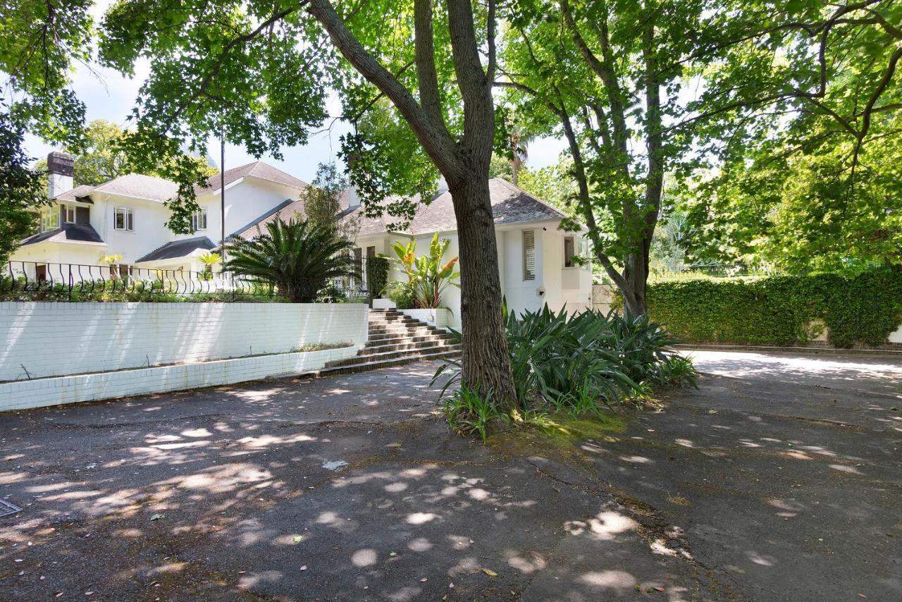 Craiglea Newlands - With Pool & Tennis Court Villa