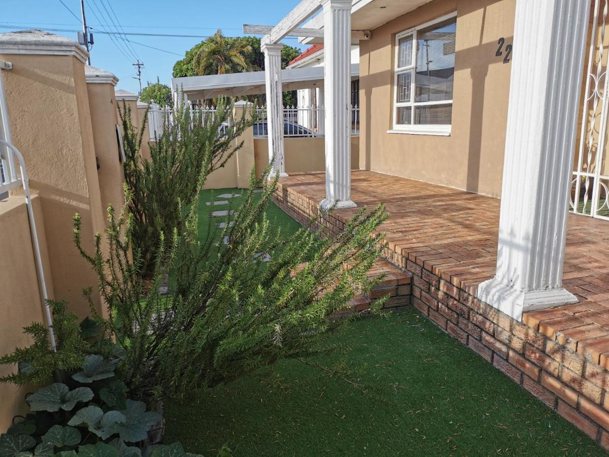 Layla's Airbnb Guest house Cape Town