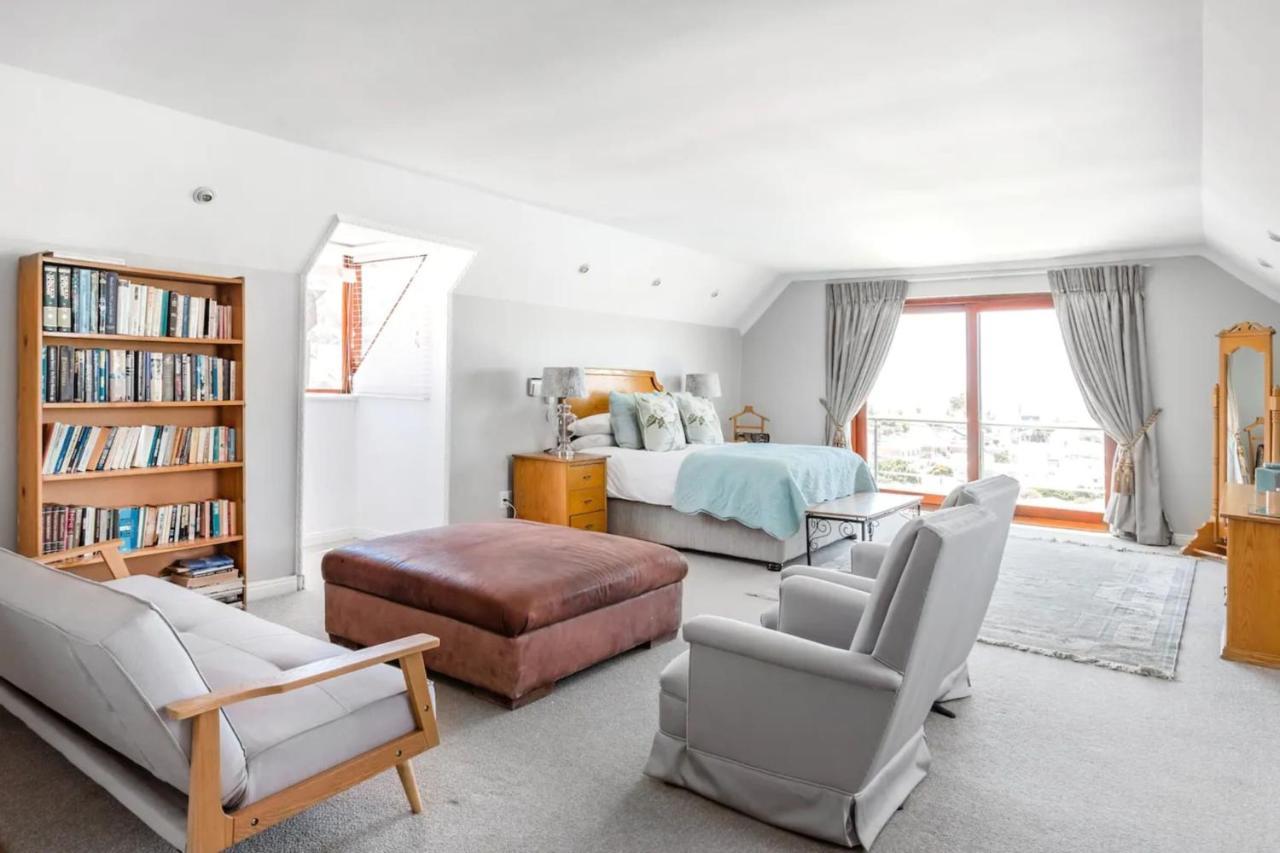 3 Bedroom Hilltop With Spectacular Views Holiday home