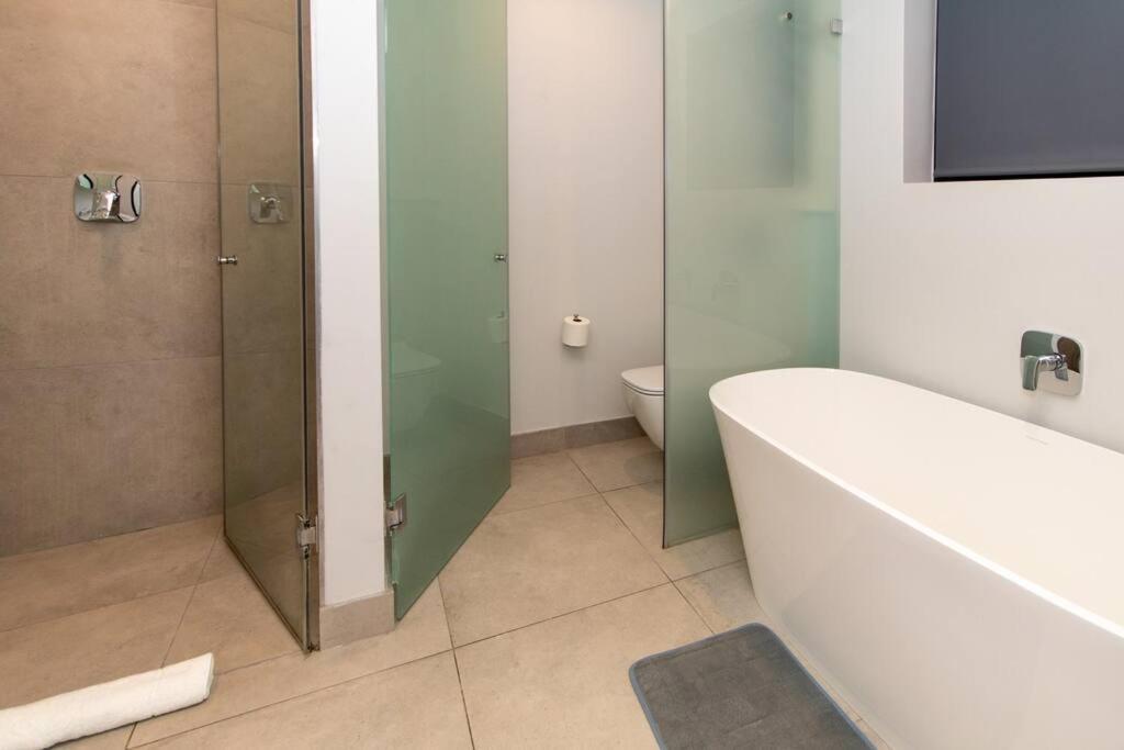Apartamento Newly Built 2-bedroom In Ten-on-q
