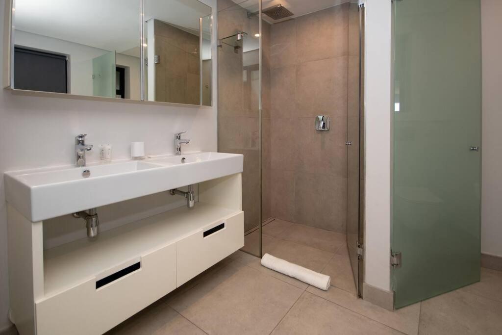 Newly Built 2-bedroom In Ten-on-q Cidade Do Cabo