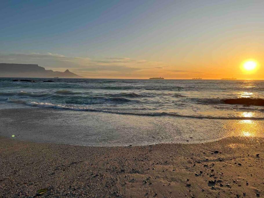 The Atlantic Blue Blouberg Beachfront Loadshedding Friendly! Apartment Cape Town