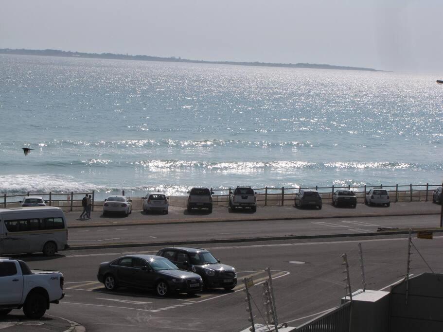 Apartment The Atlantic Blue Blouberg Beachfront Loadshedding Friendly! Cape Town