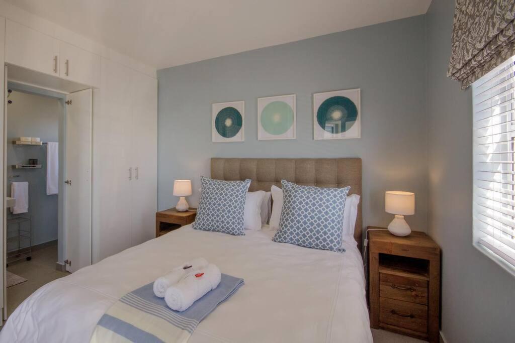 The Atlantic Blue Blouberg Beachfront Loadshedding Friendly! Apartment *