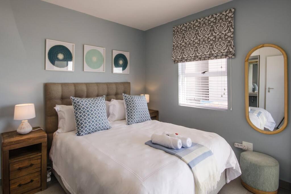 The Atlantic Blue Blouberg Beachfront Loadshedding Friendly! Apartment *