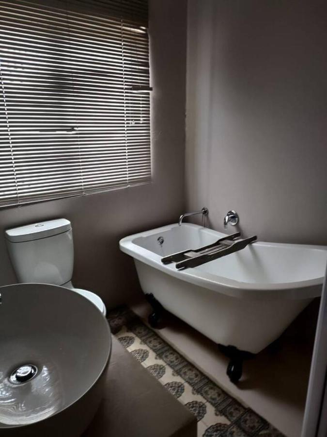 Holiday home 5 Bedroom Family Pet Friendly Cape Town