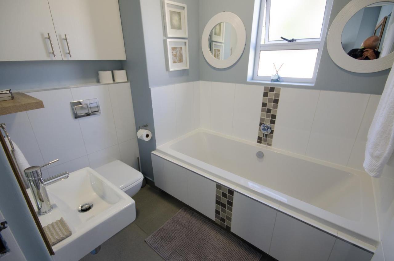 The Atlantic Blue Blouberg Beachfront Loadshedding Friendly! Apartment