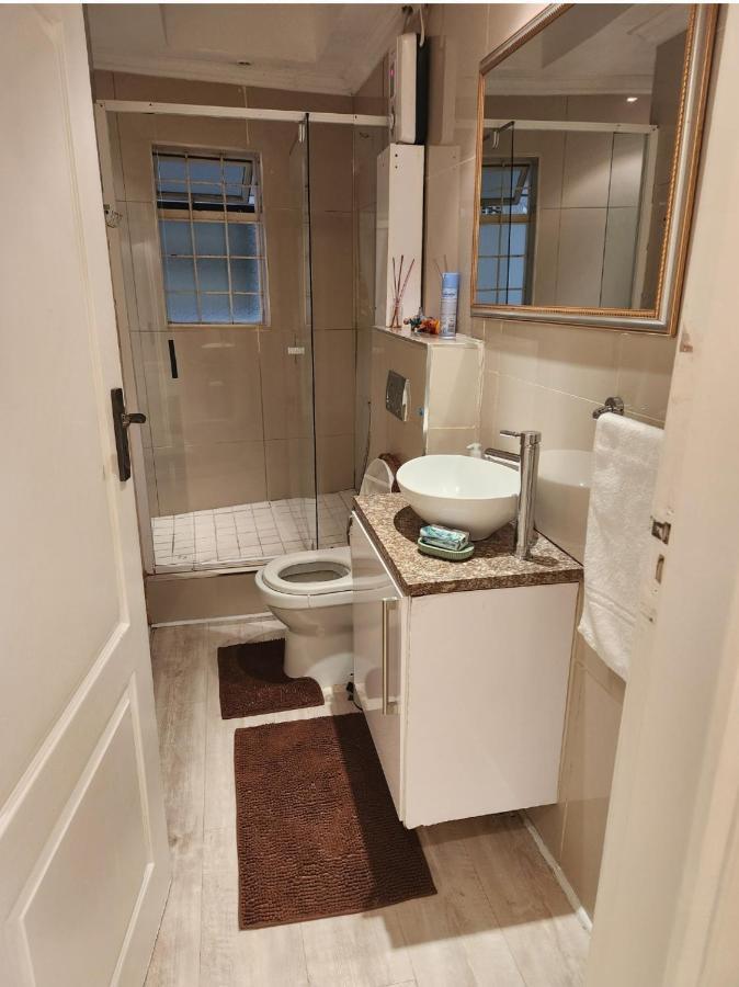 Apartment Centrally Vacation Home In Beach Road *