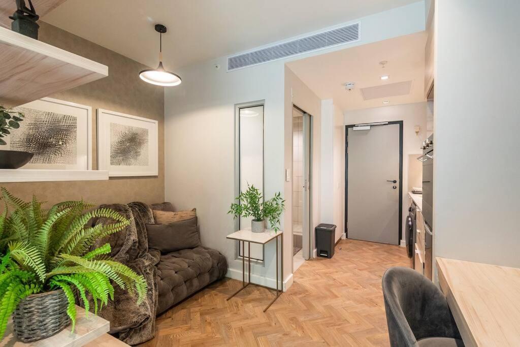 Vibrant Apartment Cape Town