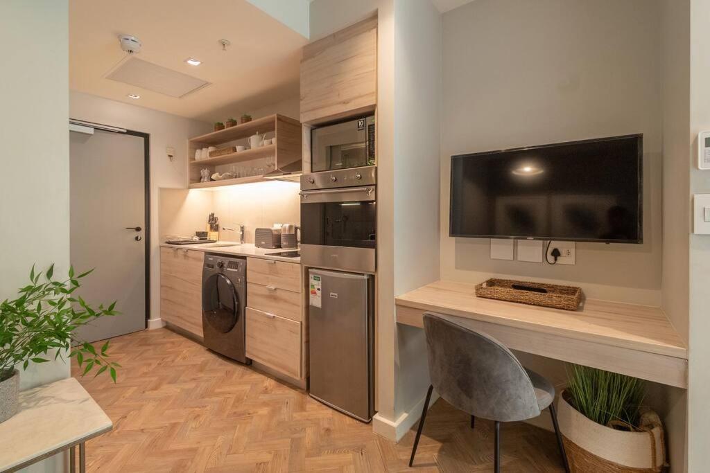 Vibrant Apartment